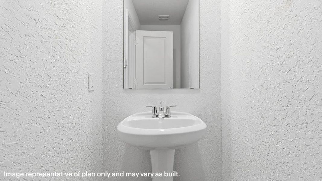 Representative interior finishes for a home built from the The Donna by D.R. Horton in Blue Ridge Ranch, San Antonio (Image 14).