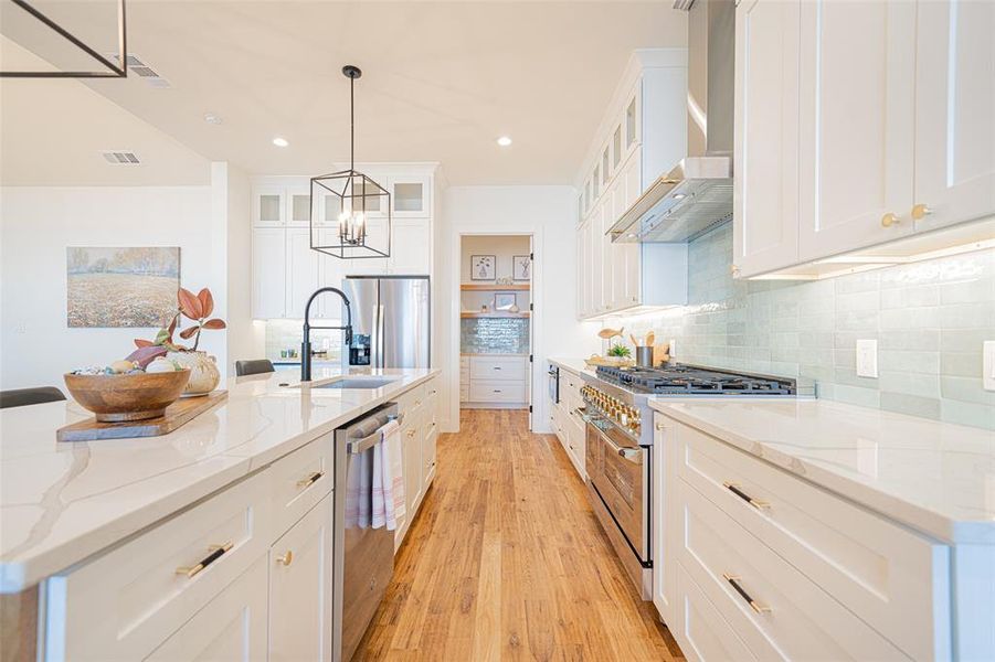 Furnished interior view inside a new home in , Leesburg (Image 31). Furnished interior view inside a new home in , Leesburg (Image 31).