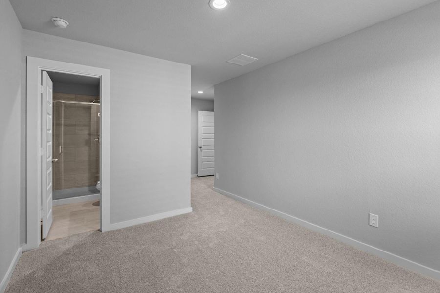 Spacious, unfurnished interior of a new home in Grand Oaks Village, Houston (Image 9). Spacious, unfurnished interior of a new home in Grand Oaks Village, Houston (Image 9).