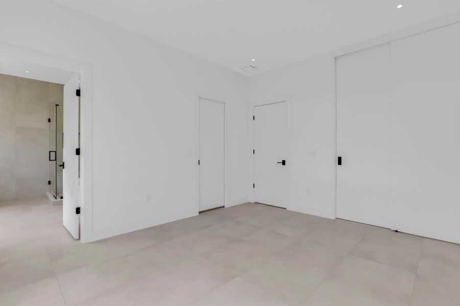 Spacious, unfurnished interior of a new home in , Jupiter (Image 11).