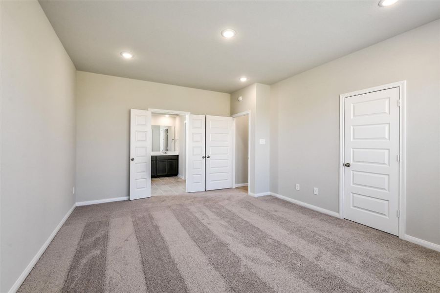 Spacious, unfurnished interior of a new home in Anderson Lakes, Houston (Image 33). Spacious, unfurnished interior of a new home in Anderson Lakes, Houston (Image 33).