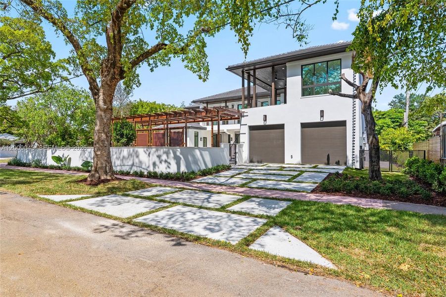Image 52 of a home in .