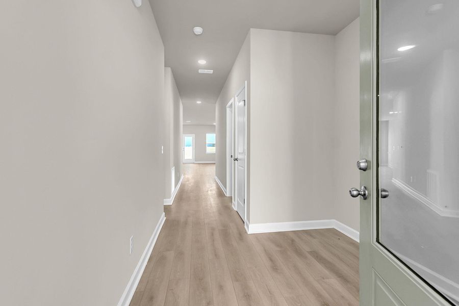 Spacious, unfurnished interior of a new home in Tea Farm, Ravenel (Image 39).