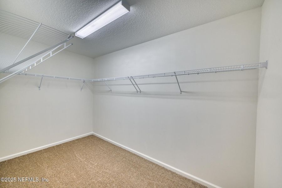 Spacious, unfurnished interior of a new home in , Jacksonville (Image 20).