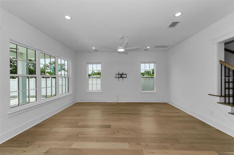 Spacious, unfurnished interior of a new home in , St. Petersburg (Image 49). Spacious, unfurnished interior of a new home in , St. Petersburg (Image 49).