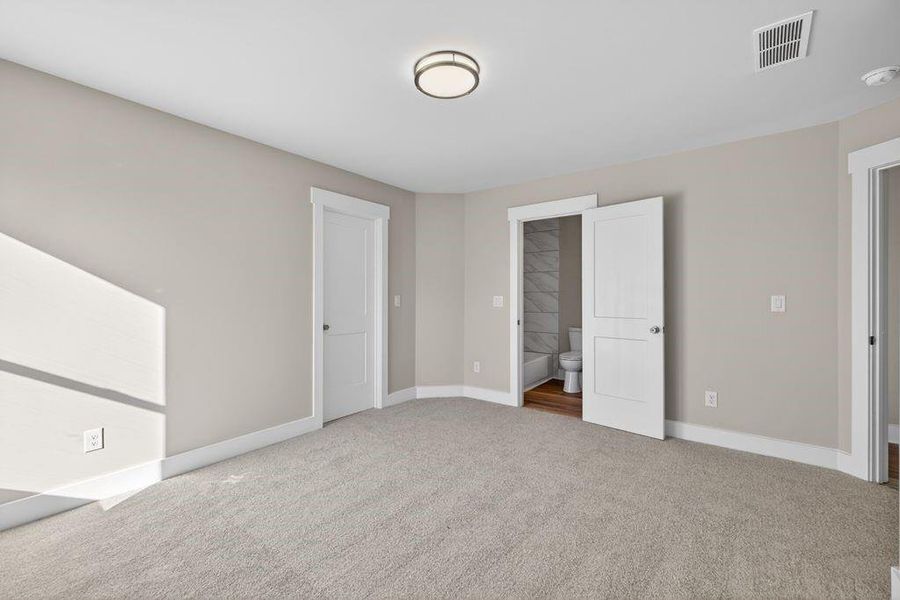 Spacious, unfurnished interior of a new home in , Flowery Branch (Image 55).