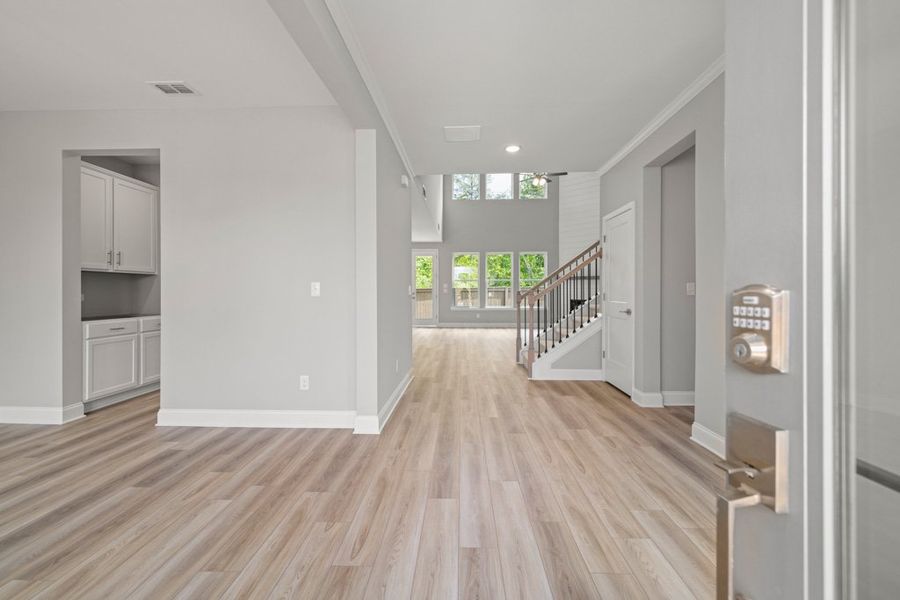 Representative unfurnished interior of a home built from the Glynn by UnionMain Homes in Austin Springs, Bethlehem (Image 11).