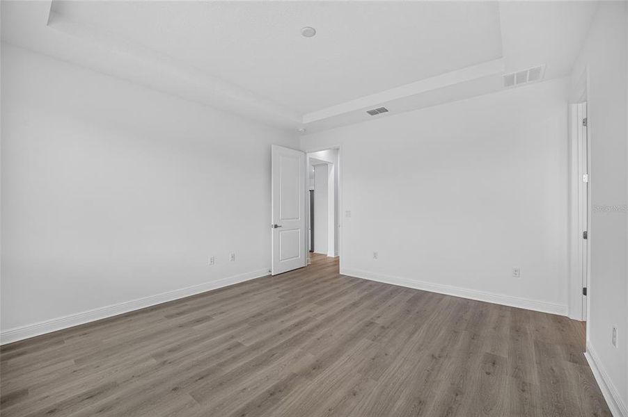Spacious, unfurnished interior of a new home in , Ocala (Image 43).
