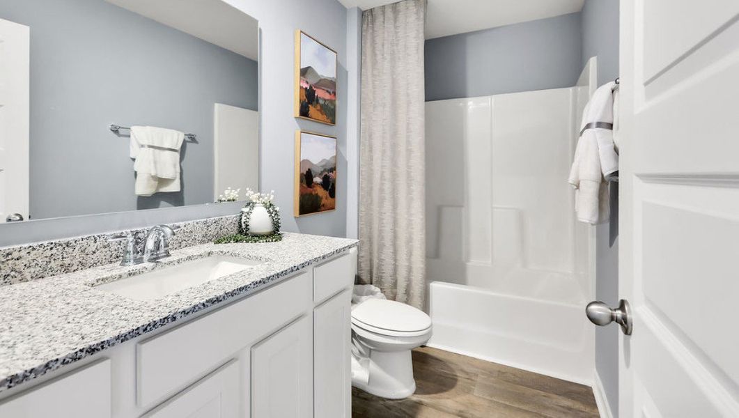 Furnished interior view inside a new home in Eagle Creek, Bolivia (Image 19).