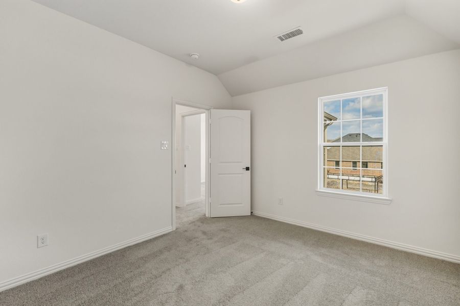 Spacious, unfurnished interior of a new home in Walden Pond, Forney (Image 33).