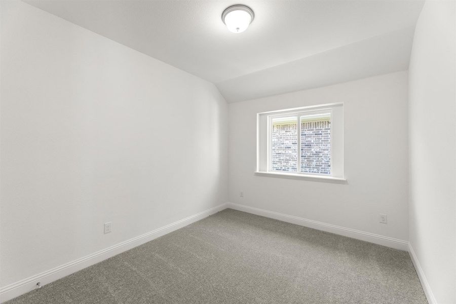 Representative unfurnished interior of a home built from the Trenton by Pacesetter Homes in Keeneland, Aubrey (Image 36).