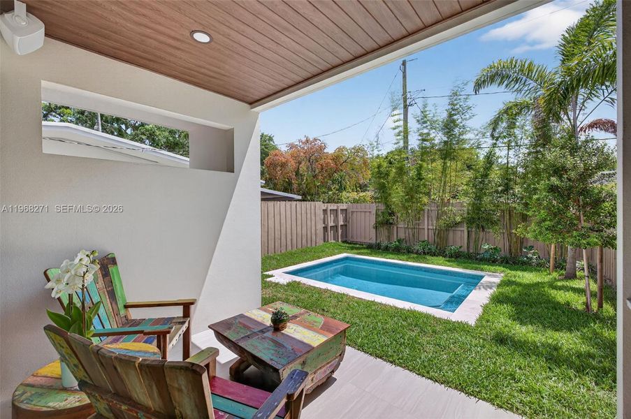 Exterior details and patio area of a home in , Fort Lauderdale (Image 34).