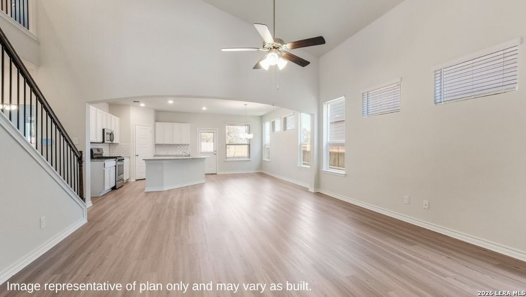 Spacious, unfurnished interior of a new home in Veranda, San Antonio (Image 20).