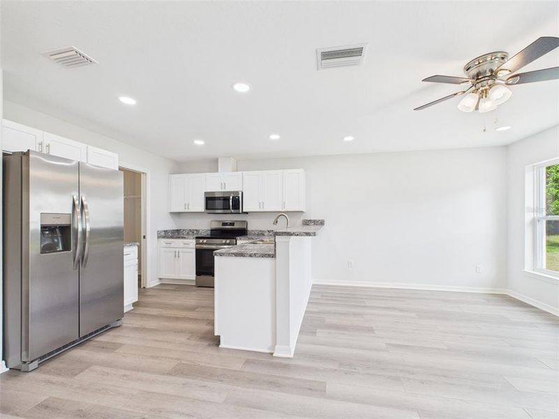 Furnished interior view inside a new home in , Lakeland (Image 14).