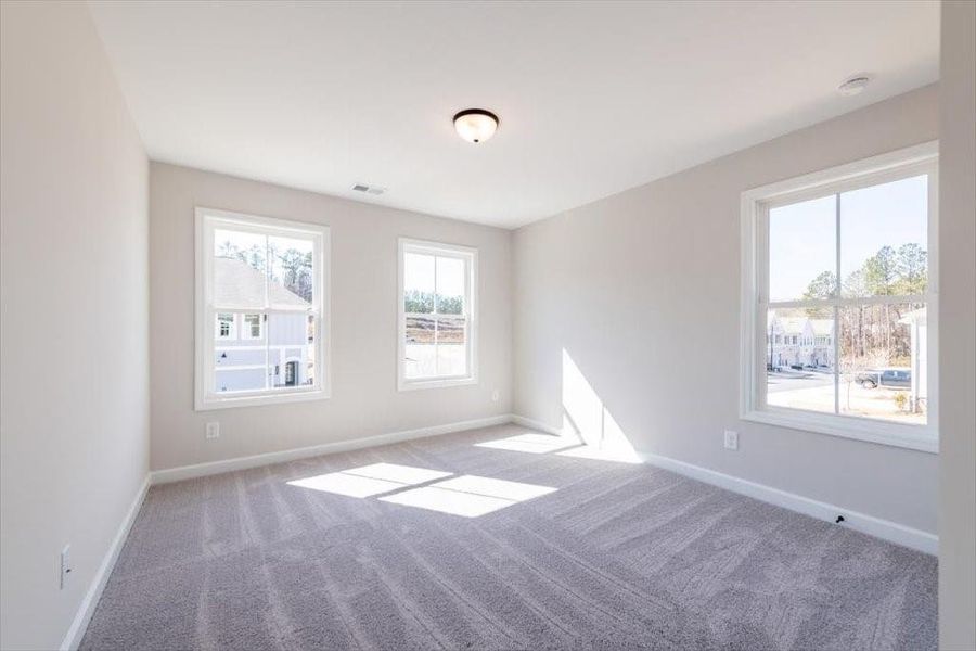 Spacious, unfurnished interior of a new home in Cherokee Township, Acworth (Image 25).