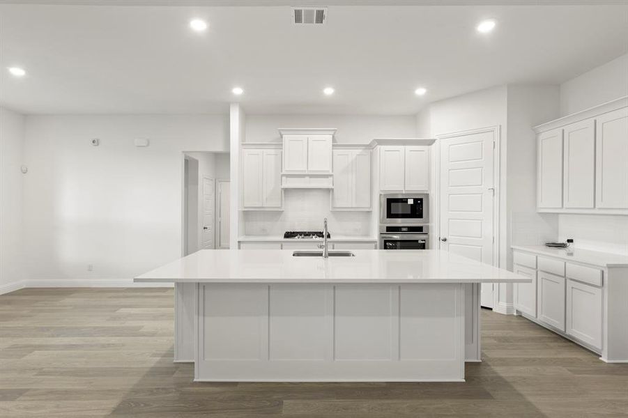 07. 3013 Box Elder - Kitchen