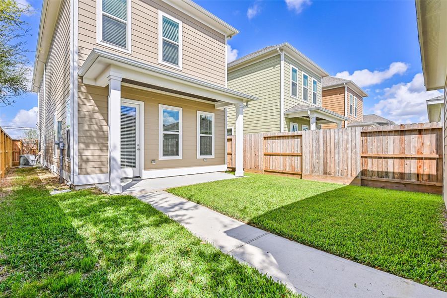 Exterior details and patio area of a home in Pearland Old Townsite, Pearland (Image 4). Exterior details and patio area of a home in Pearland Old Townsite, Pearland (Image 4).