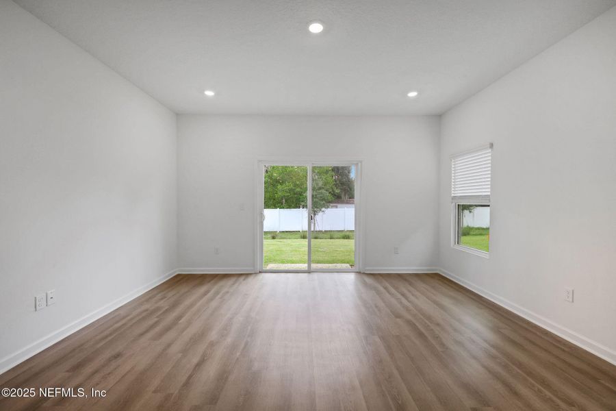 Spacious, unfurnished interior of a new home in , Jacksonville (Image 28).