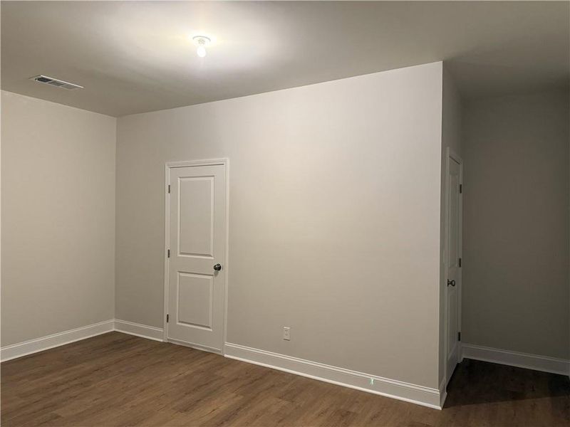 Spacious, unfurnished interior of a new home in , Canton (Image 10).