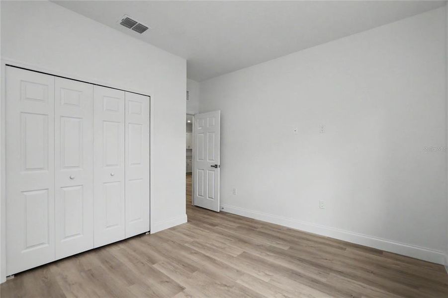 Spacious, unfurnished interior of a new home in , Citrus Springs (Image 26).