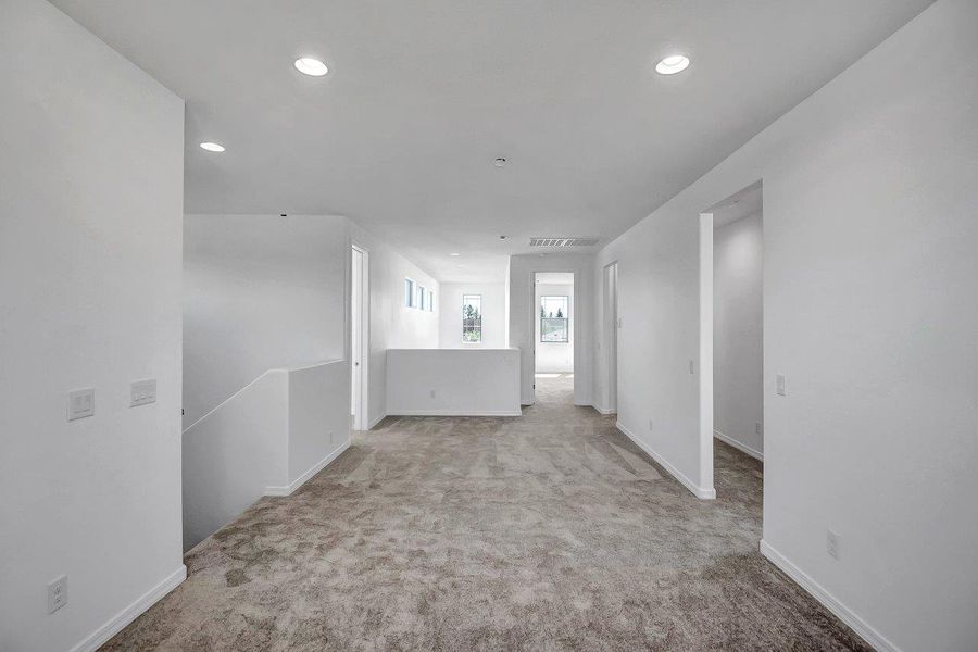 Spacious, unfurnished interior of a new home in Legends at Thunderbird, Glendale (Image 21). Spacious, unfurnished interior of a new home in Legends at Thunderbird, Glendale (Image 21).