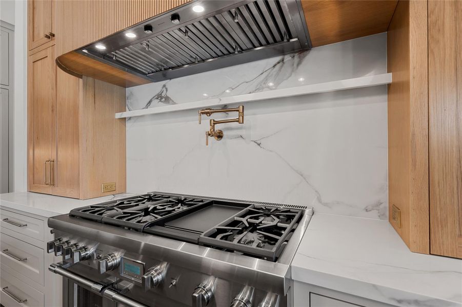 Close up of the stove and pot-filler