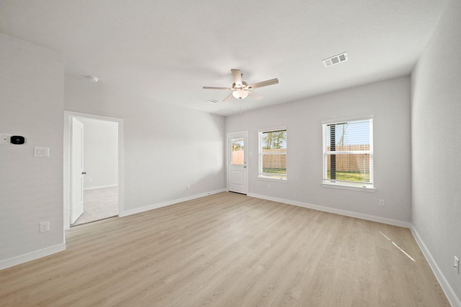 Spacious, unfurnished interior of a new home in Reveille Estates, Bryan (Image 16).