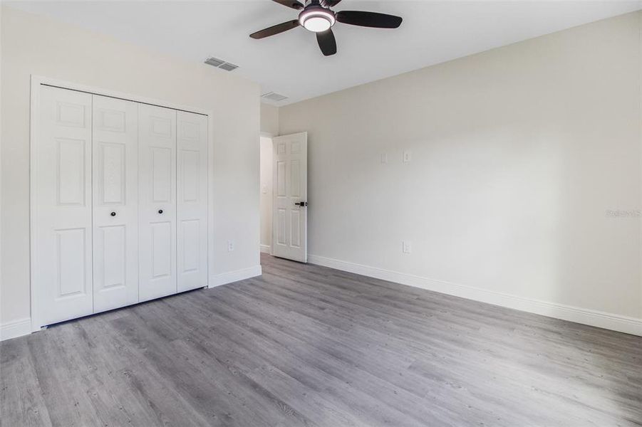 Spacious, unfurnished interior of a new home in , Deland (Image 18).