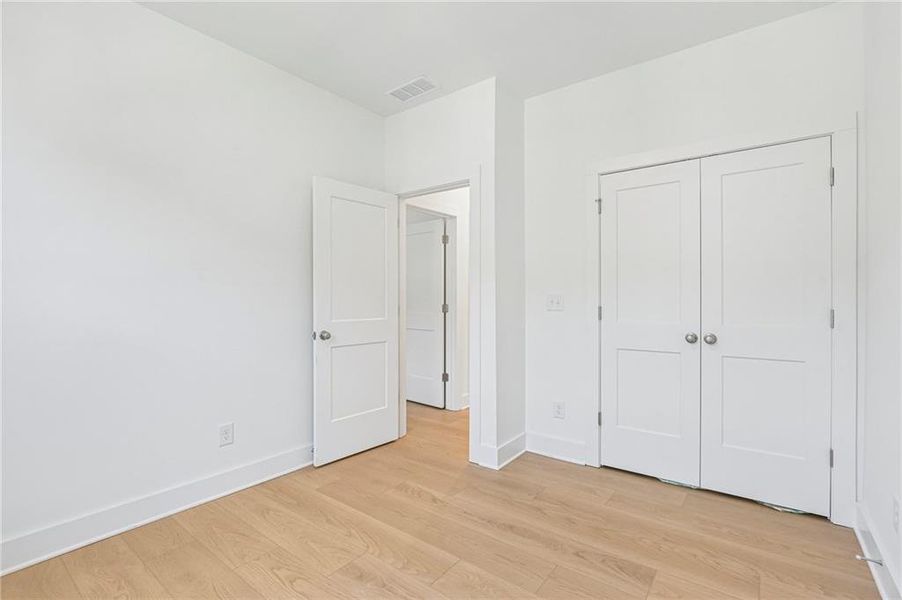 Spacious, unfurnished interior of a new home in , Alpharetta (Image 25).