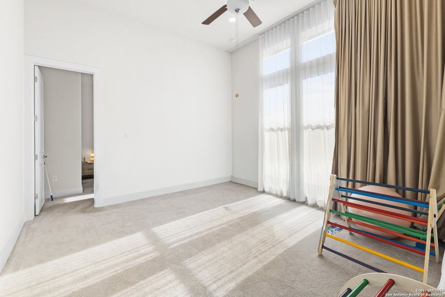 Spacious, unfurnished interior of a new home in , San Antonio (Image 20).