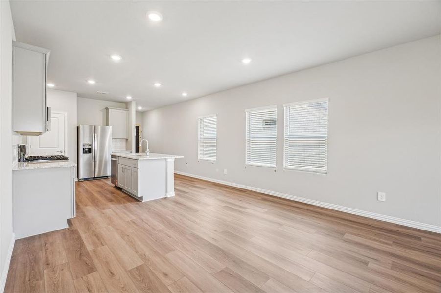 Photo is not of the actual home, but is an inspirational photo of builder’s model home and may depict options, furnishings, and/or decorator features that are not included. Photo is not of the actual home, but is an inspirational photo of builder’s model home and may depict options, furnishings, and/or decorator features that are not included.