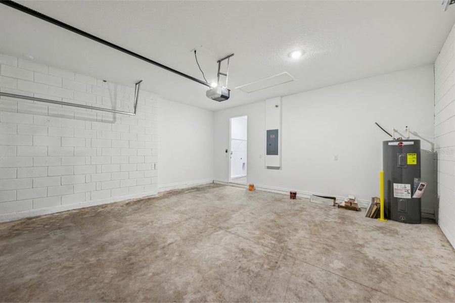 Spacious, unfurnished interior of a new home in Sunbrooke, St. Cloud (Image 34).