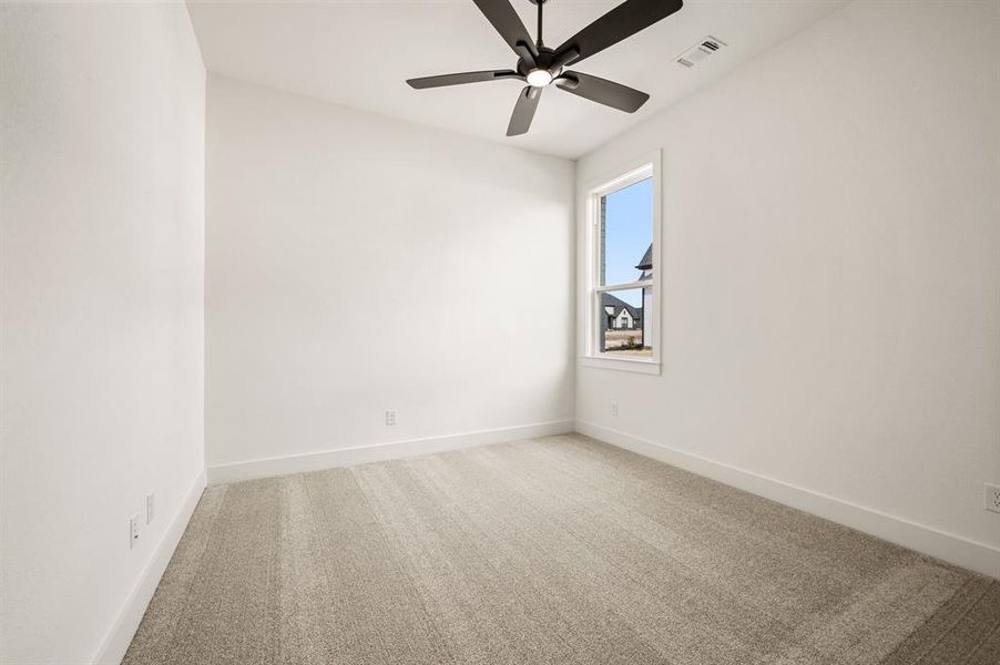 Spacious, unfurnished interior of a new home in NorthGlen, Haslet (Image 32).