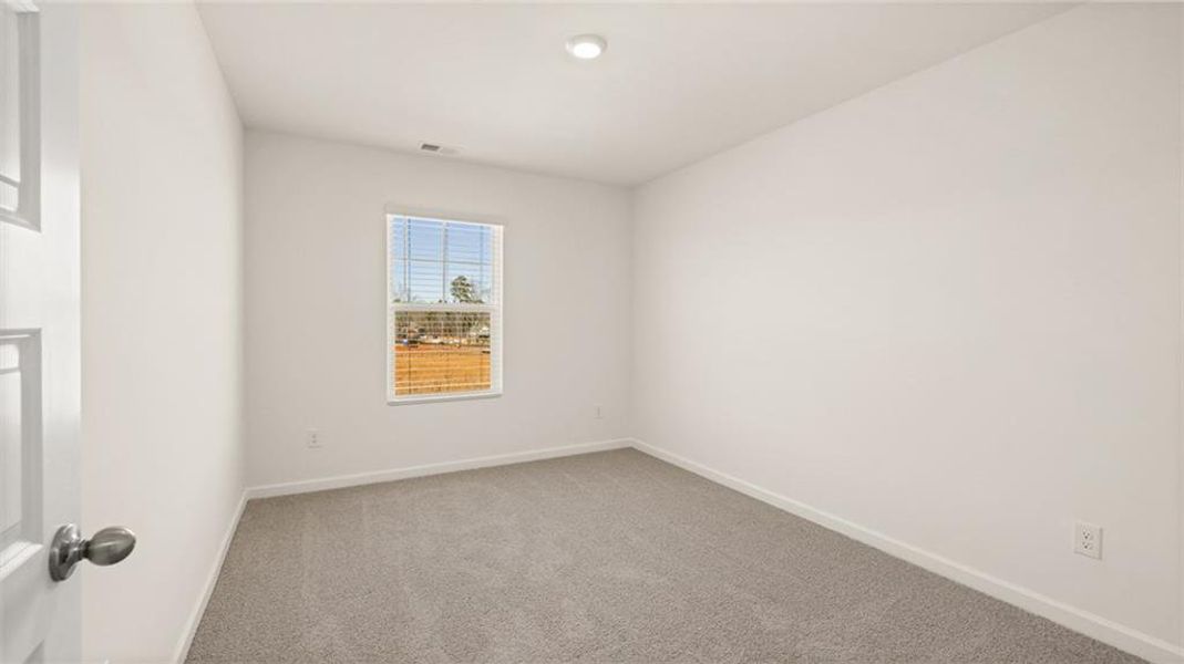Spacious, unfurnished interior of a new home in Shoal Creek, Hampton (Image 19).