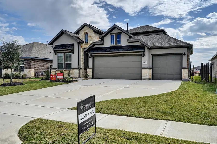 Image 5 of a home in Lago Mar  50'  &  55'.