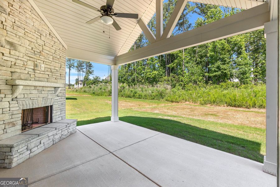 Exterior details and patio area of a home in Juliette Crossing, Forsyth (Image 37).