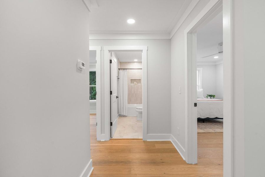 Spacious, unfurnished interior of a new home in , Charleston (Image 23).