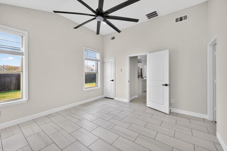 Spacious, unfurnished interior of a new home in , Gun Barrel City (Image 15). Spacious, unfurnished interior of a new home in , Gun Barrel City (Image 15).