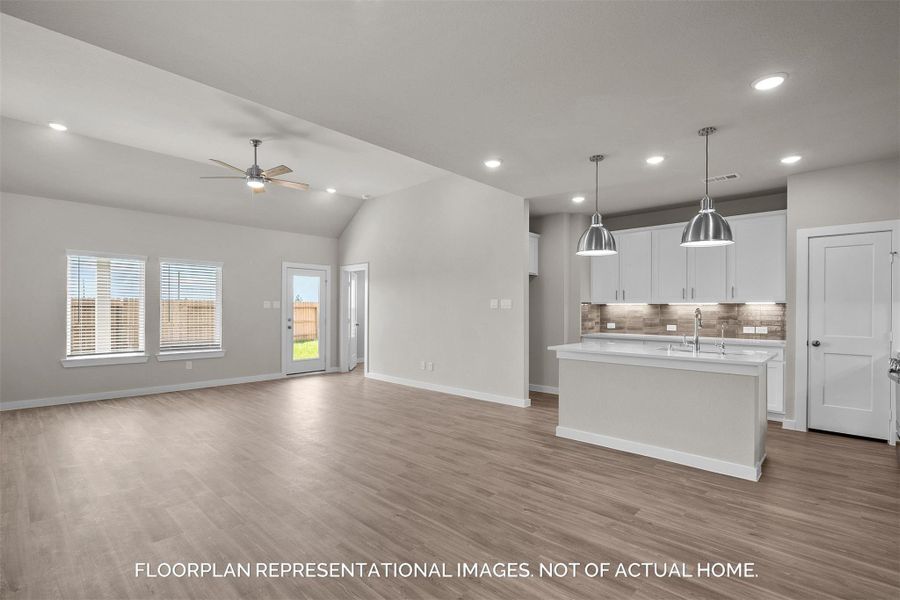 Spacious, unfurnished interior of a new home in Summerview, Fulshear (Image 11).