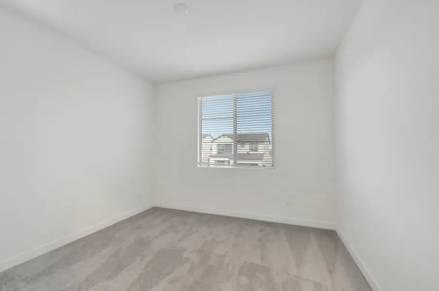 Spacious, unfurnished interior of a new home in Soleo, San Tan Valley (Image 36).