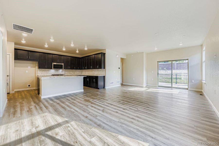 Spacious, unfurnished interior of a new home in , Westminster (Image 15).