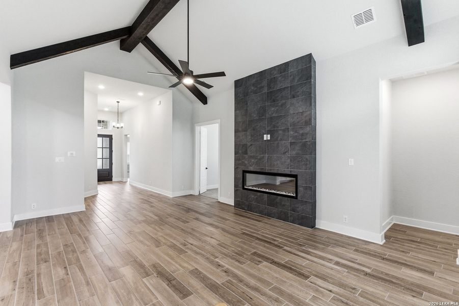 Spacious, unfurnished interior of a new home in Esperanza 50's, Boerne (Image 40). Spacious, unfurnished interior of a new home in Esperanza 50's, Boerne (Image 40).