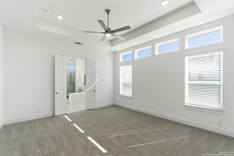 Spacious, unfurnished interior of a new home in Mesa Western, Cibolo (Image 17).