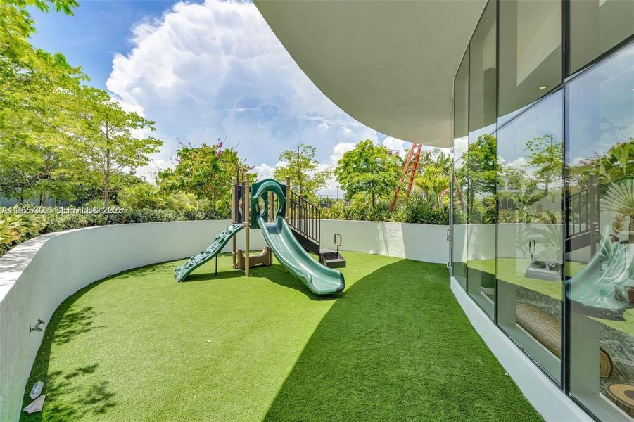 Exterior details and patio area of a home in Aria Reserve, Miami (Image 30).