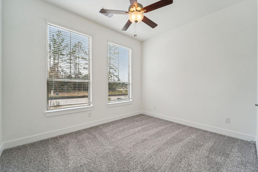 Spacious, unfurnished interior of a new home in Nolina, Georgetown (Image 10).