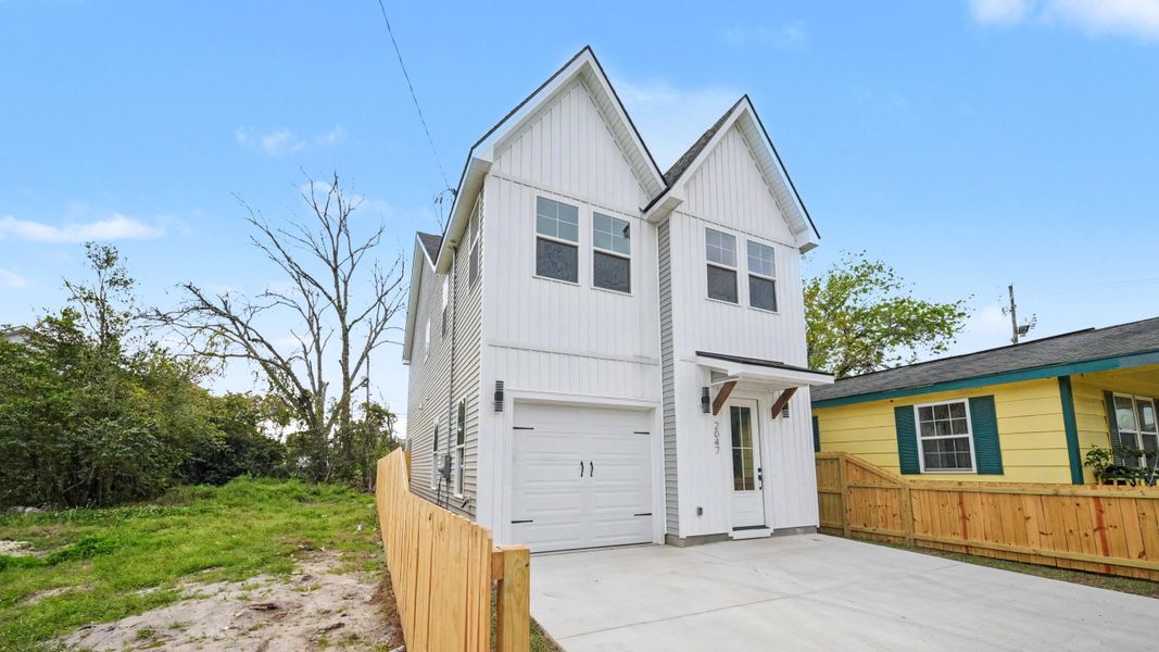 Front exterior of a new home in , North Charleston, SC, highlighting curb appeal (Image 18). Front exterior of a new home in , North Charleston, SC, highlighting curb appeal (Image 18).