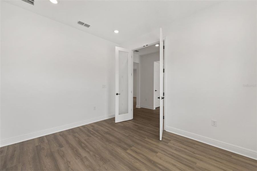 Spacious, unfurnished interior of a new home in , Ocala (Image 25).