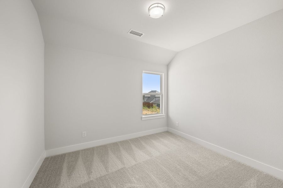 Spacious, unfurnished interior of a new home in Wildflower Ranch, Fort Worth (Image 26).