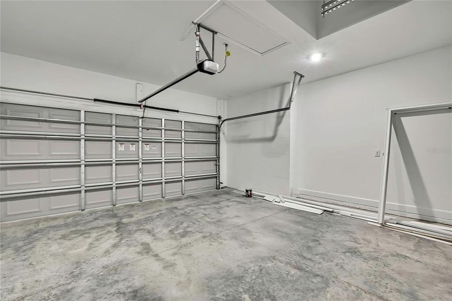 Spacious, unfurnished interior of a new home in , Spring Hill (Image 20).