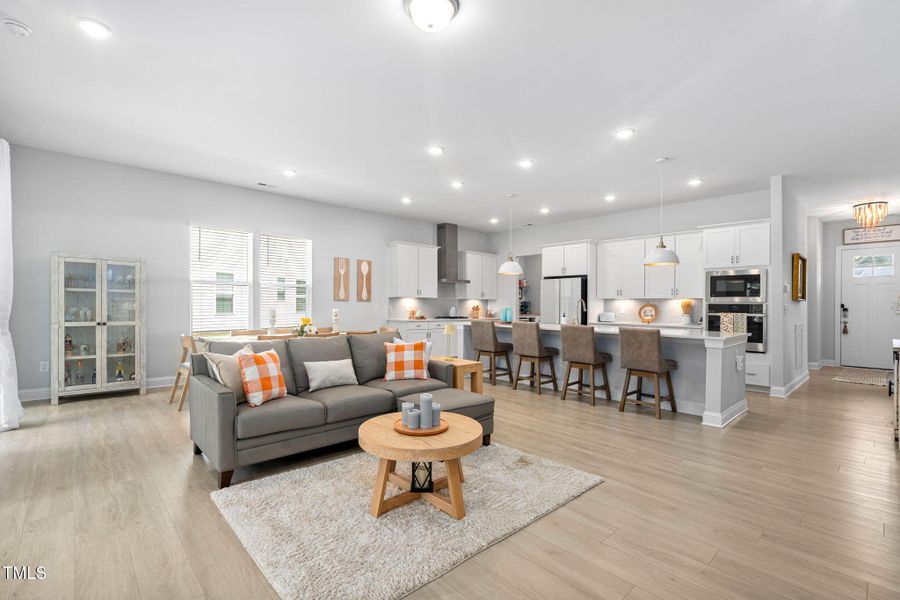 61-web-or-mls-321-falls-village-dr